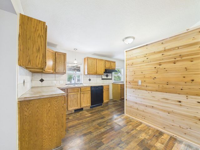 1642 S Sedgwick St, Wichita, KS 67213