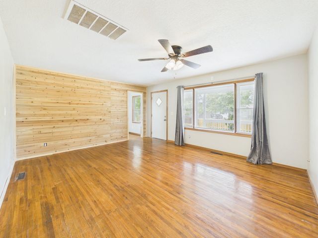 1642 S Sedgwick St, Wichita, KS 67213