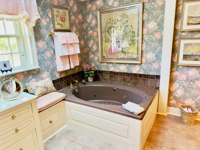 89 Chestnut Hill Road, Amherst, NH 03031