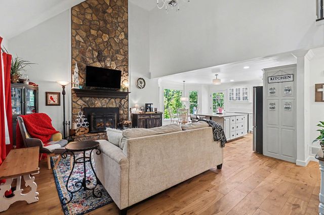 1136 Timber Ridge Lane, Ellijay, GA 30540