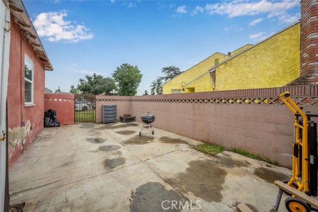 2309 E Killen Court, Compton, CA 90221