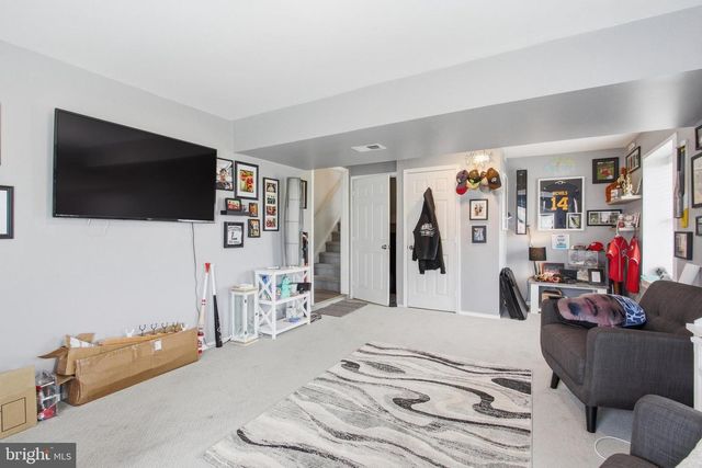 410 SHORBS HILL RD, Hanover, PA 17331