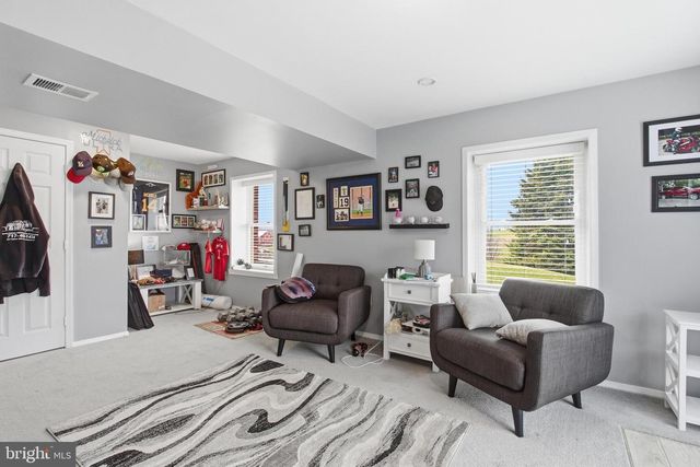 410 SHORBS HILL RD, Hanover, PA 17331