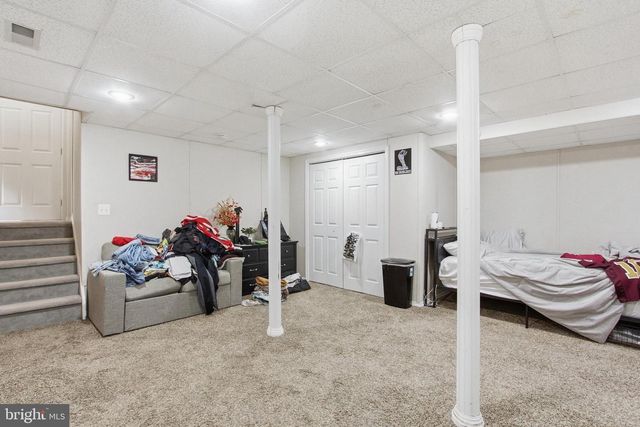 410 SHORBS HILL RD, Hanover, PA 17331