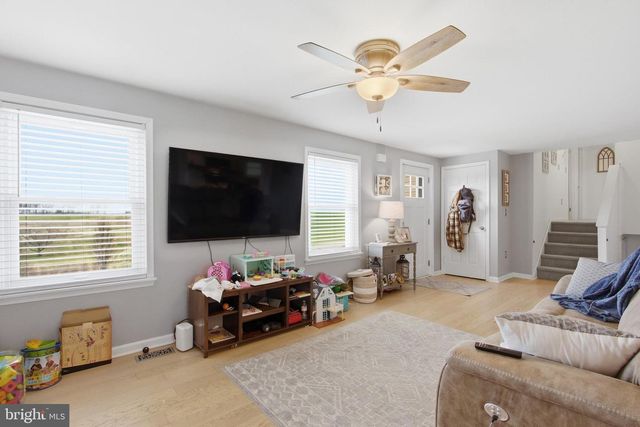 410 SHORBS HILL RD, Hanover, PA 17331