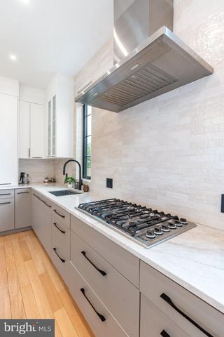 9739 KREWSTOWN, Philadelphia, PA 19115