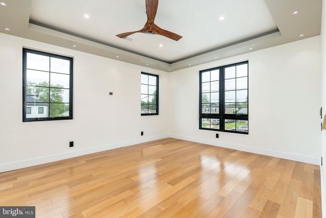 9739 KREWSTOWN, Philadelphia, PA 19115