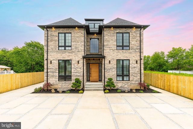 9739 KREWSTOWN, Philadelphia, PA 19115