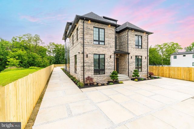 9739 KREWSTOWN, Philadelphia, PA 19115