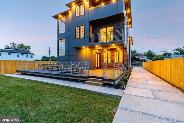 9739 KREWSTOWN, Philadelphia, PA 19115