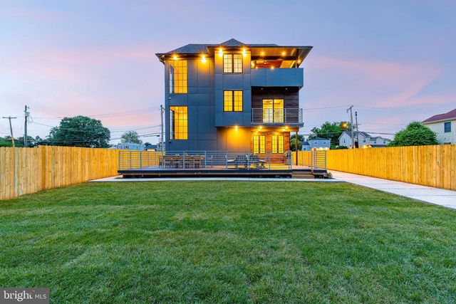 9739 KREWSTOWN, Philadelphia, PA 19115