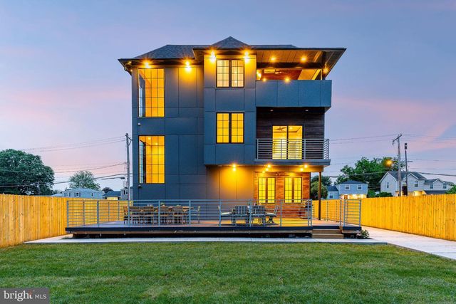 9739 KREWSTOWN, Philadelphia, PA 19115