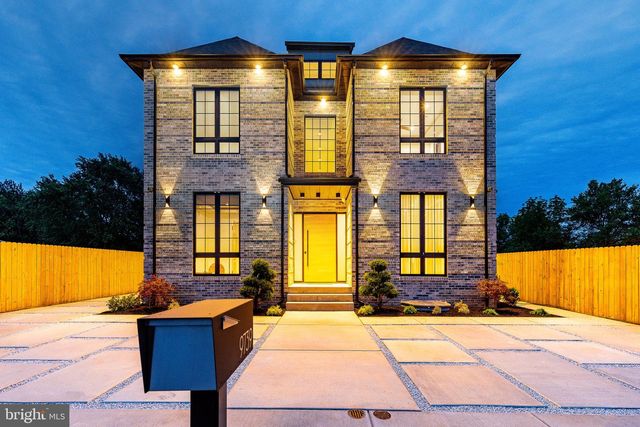 9739 KREWSTOWN, Philadelphia, PA 19115