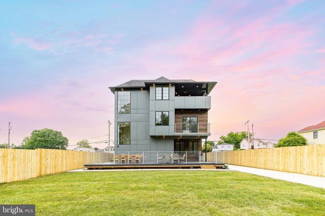 9739 KREWSTOWN, Philadelphia, PA 19115
