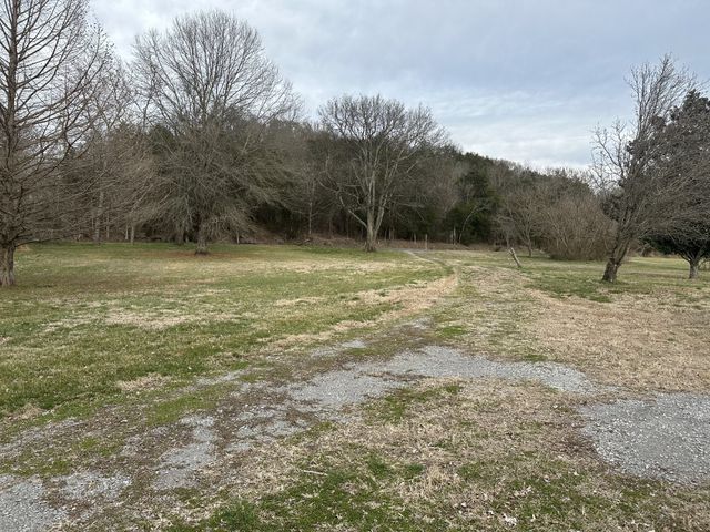 280 Oscar Crowell Rd, Beechgrove, TN 37018