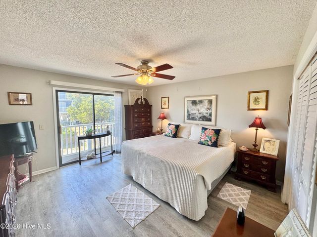 1305 Carolina Beach Avenue N 1b, Carolina Beach, NC 28428