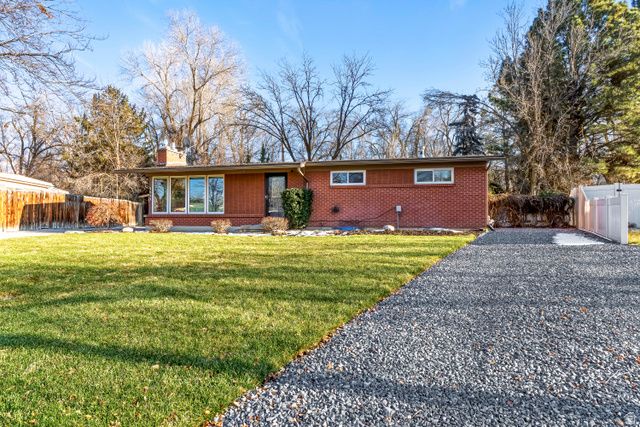 5831 S BEAUMONT DR, Holladay, UT 84121