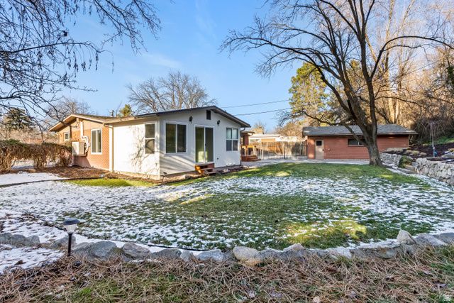 5831 S BEAUMONT DR, Holladay, UT 84121