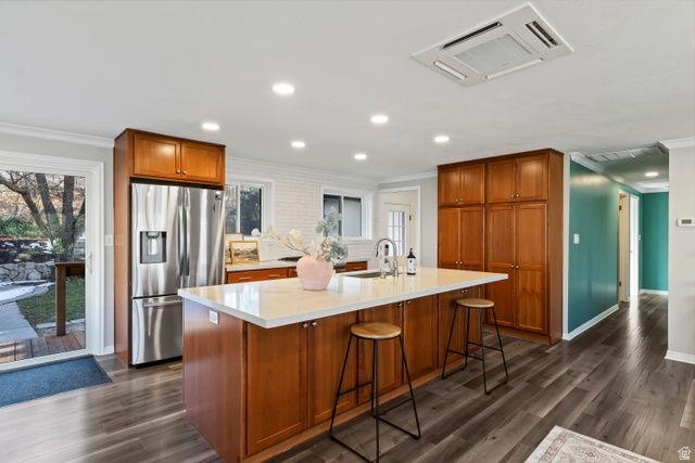 5831 S BEAUMONT DR, Holladay, UT 84121