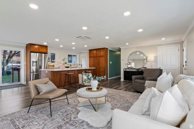 5831 S BEAUMONT DR, Holladay, UT 84121