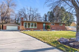 5831 S BEAUMONT DR, Holladay, UT 84121