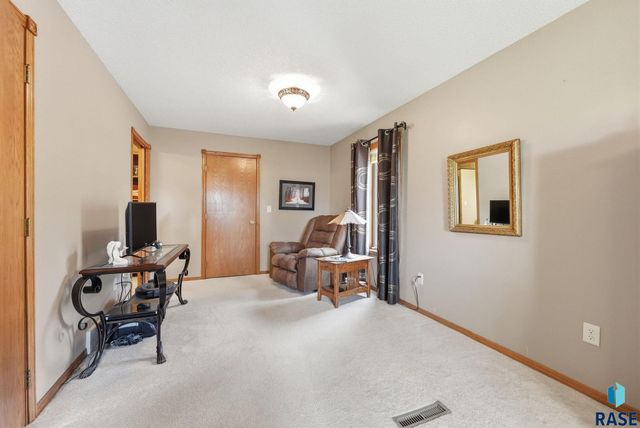 27302 Atkins Pl Place, Tea, SD 57064