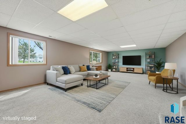 27302 Atkins Pl Place, Tea, SD 57064