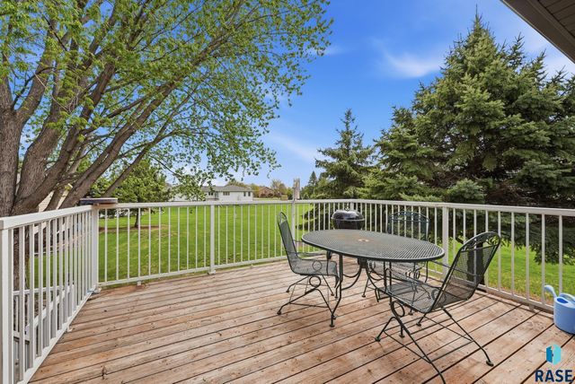 27302 Atkins Pl Place, Tea, SD 57064