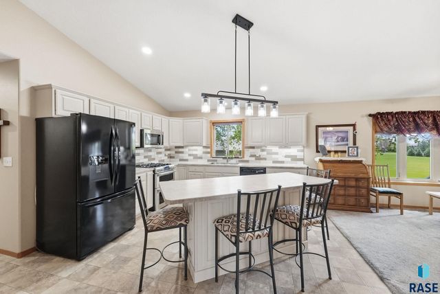 27302 Atkins Pl Place, Tea, SD 57064