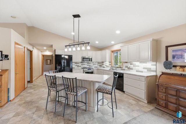 27302 Atkins Pl Place, Tea, SD 57064