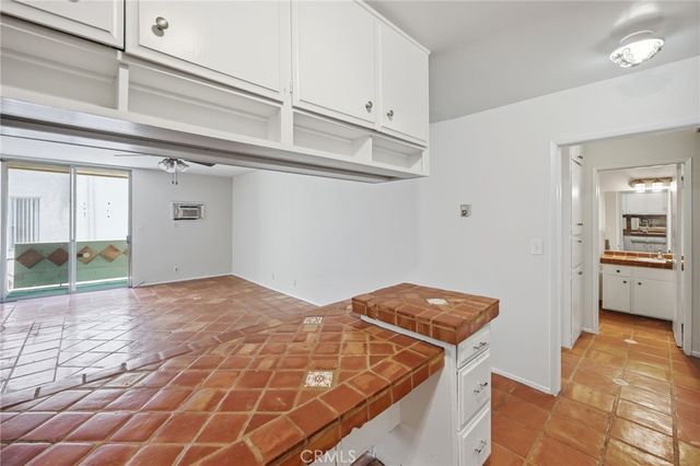 425 S Kenmore 206, Los Angeles, CA 90020