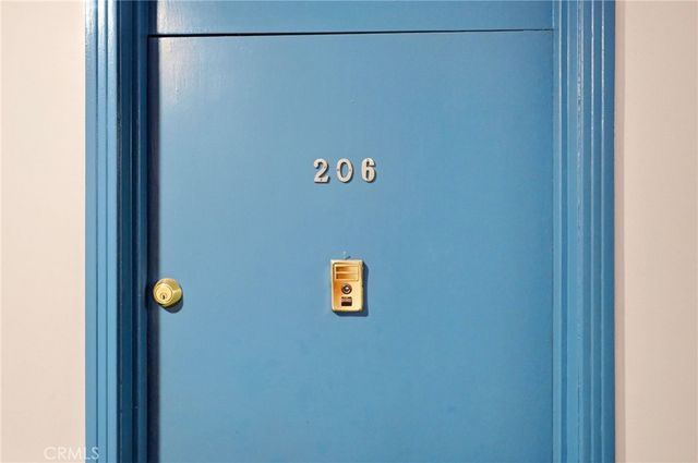 425 S Kenmore 206, Los Angeles, CA 90020