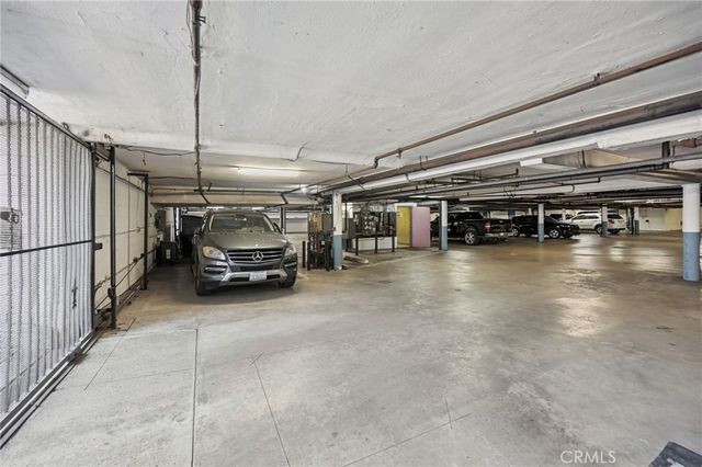 425 S Kenmore 206, Los Angeles, CA 90020