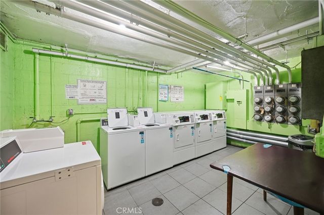 425 S Kenmore 206, Los Angeles, CA 90020