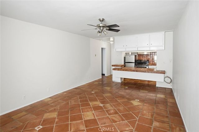 425 S Kenmore 206, Los Angeles, CA 90020