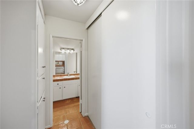 425 S Kenmore 206, Los Angeles, CA 90020