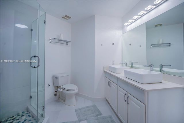 3001 NE 185th St 127, Aventura, FL 33180