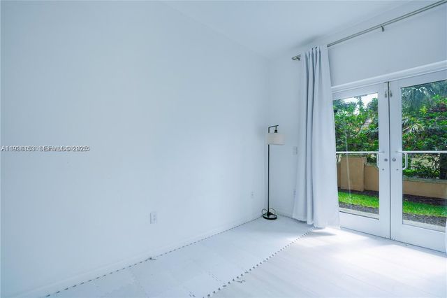 3001 NE 185th St 127, Aventura, FL 33180