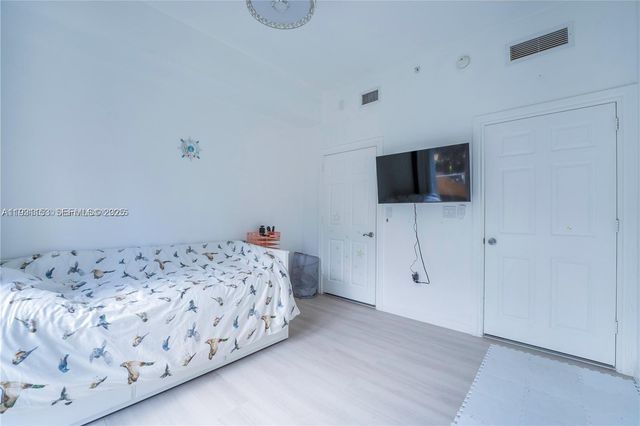 3001 NE 185th St 127, Aventura, FL 33180