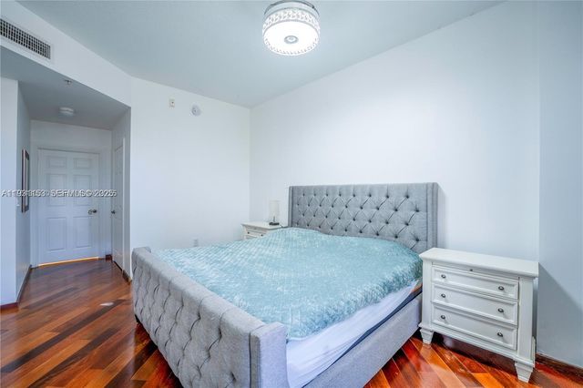 3001 NE 185th St 127, Aventura, FL 33180