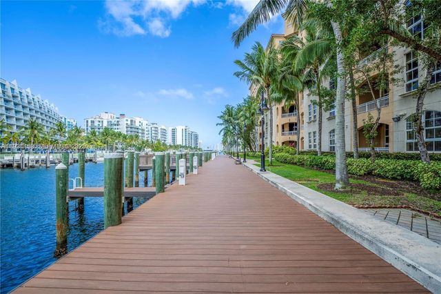 3001 NE 185th St 127, Aventura, FL 33180