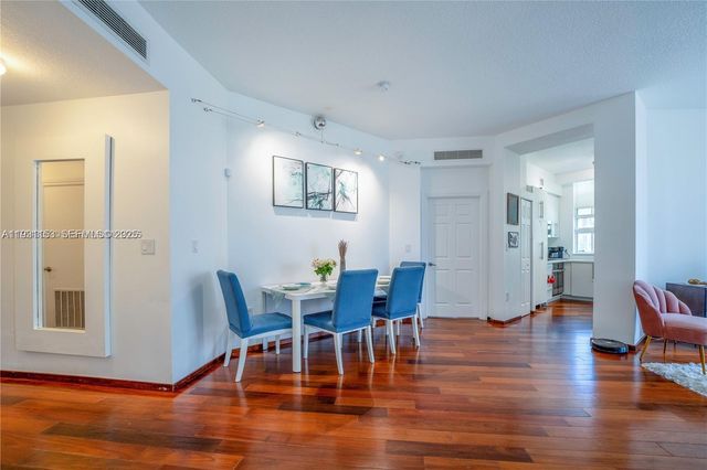 3001 NE 185th St 127, Aventura, FL 33180