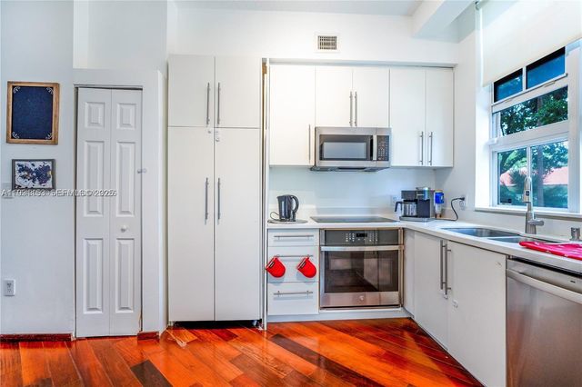 3001 NE 185th St 127, Aventura, FL 33180