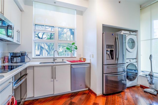 3001 NE 185th St 127, Aventura, FL 33180