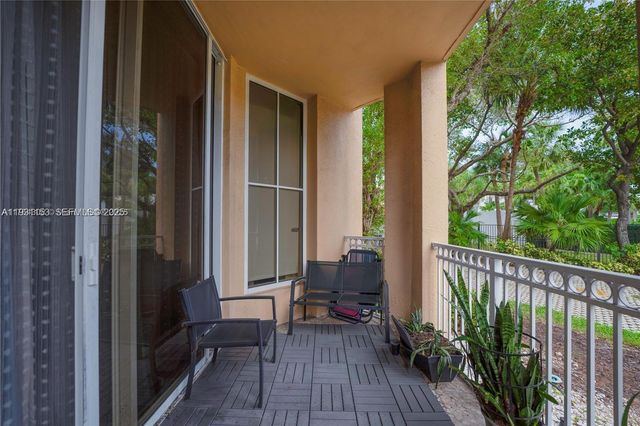 3001 NE 185th St 127, Aventura, FL 33180