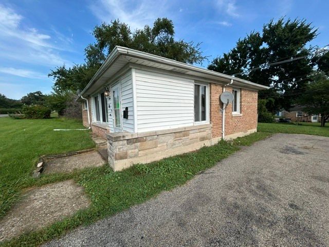 16 Sauk Trail, Park Forest, IL 60466