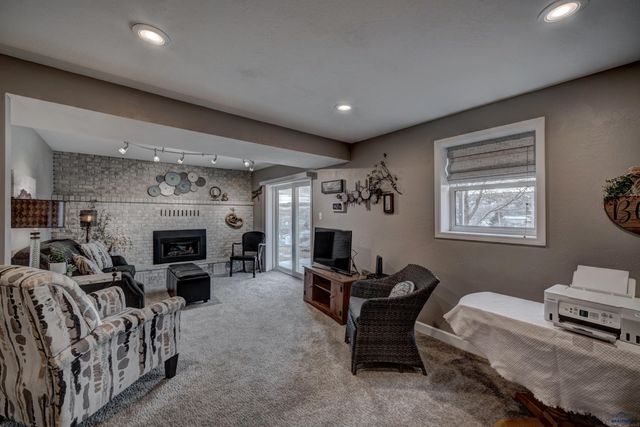 3609 PARKVIEW DR, Rapid City, SD 57701