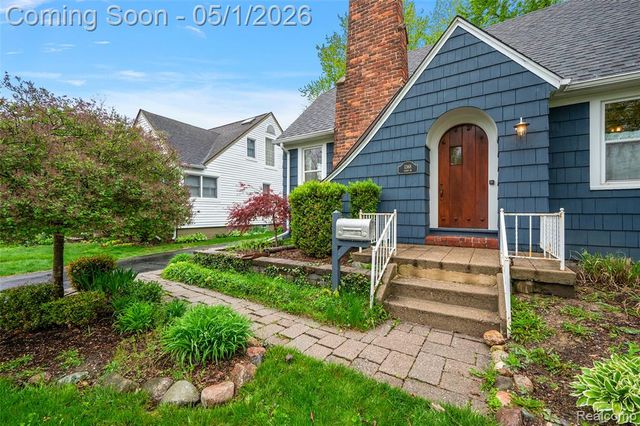 1368 Cedar Drive, Birmingham, MI 48009