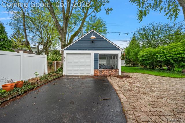 1368 Cedar Drive, Birmingham, MI 48009
