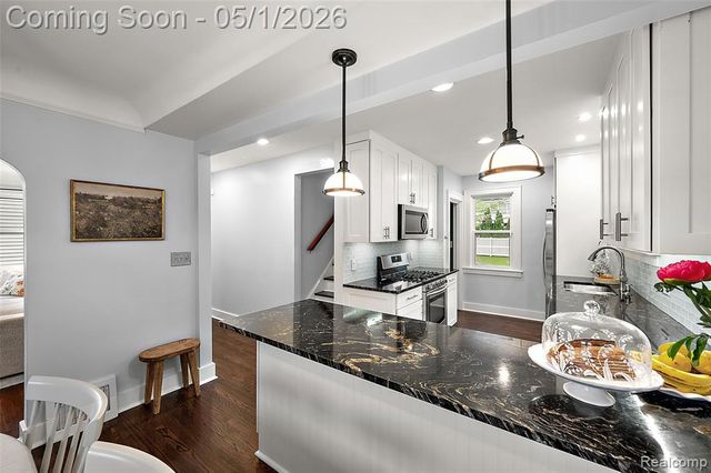 1368 Cedar Drive, Birmingham, MI 48009